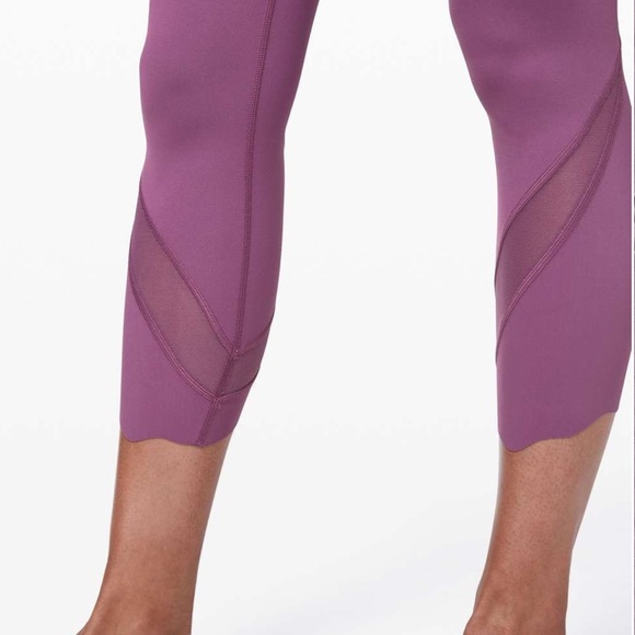 Lululemon Wunder Under Crop II Roll Down Scallop Full On Luxtreme 24’ - Picture 6 of 6